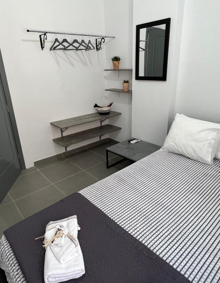 Thania'S House ,4 Minutes From The Center Of Hermoulis 埃尔莫波利斯 外观 照片